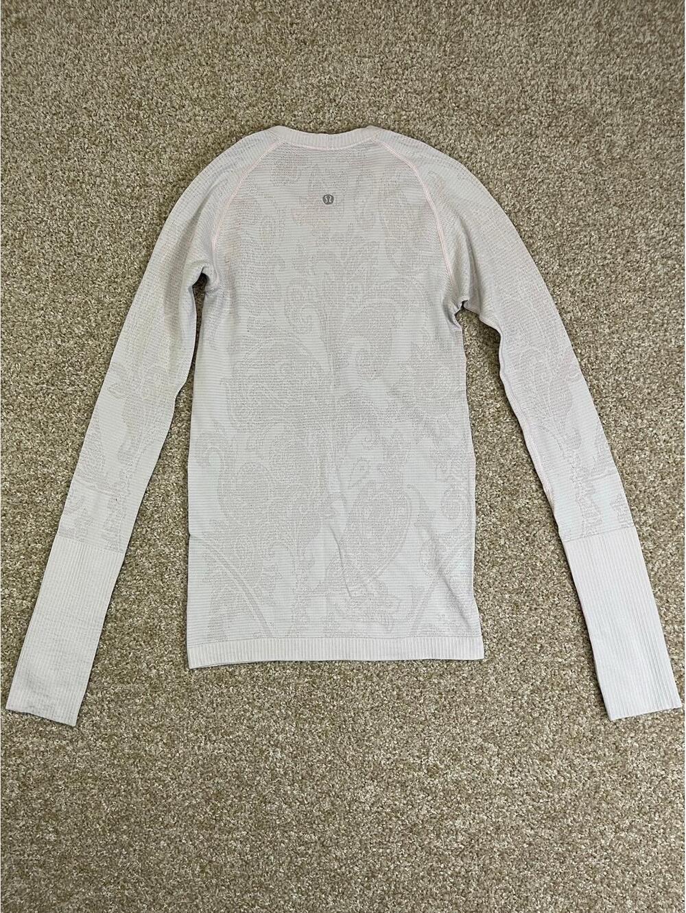 Lululemon Womens Long Sleeve Pullover Athletic Top SHIRT LIGHT PINK 4